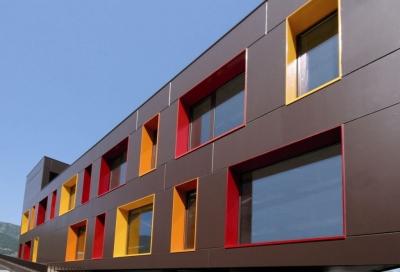 Панели фасадные для наружной отделки стен &mdash; виды, характеристики, монтаж